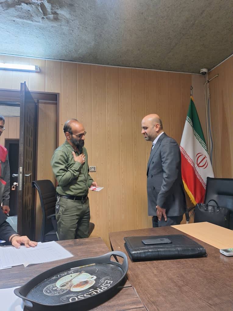 قدردانی از زحمات پرسنل شهربازی پارک ملت به مناسبت روز کار و کارگر
